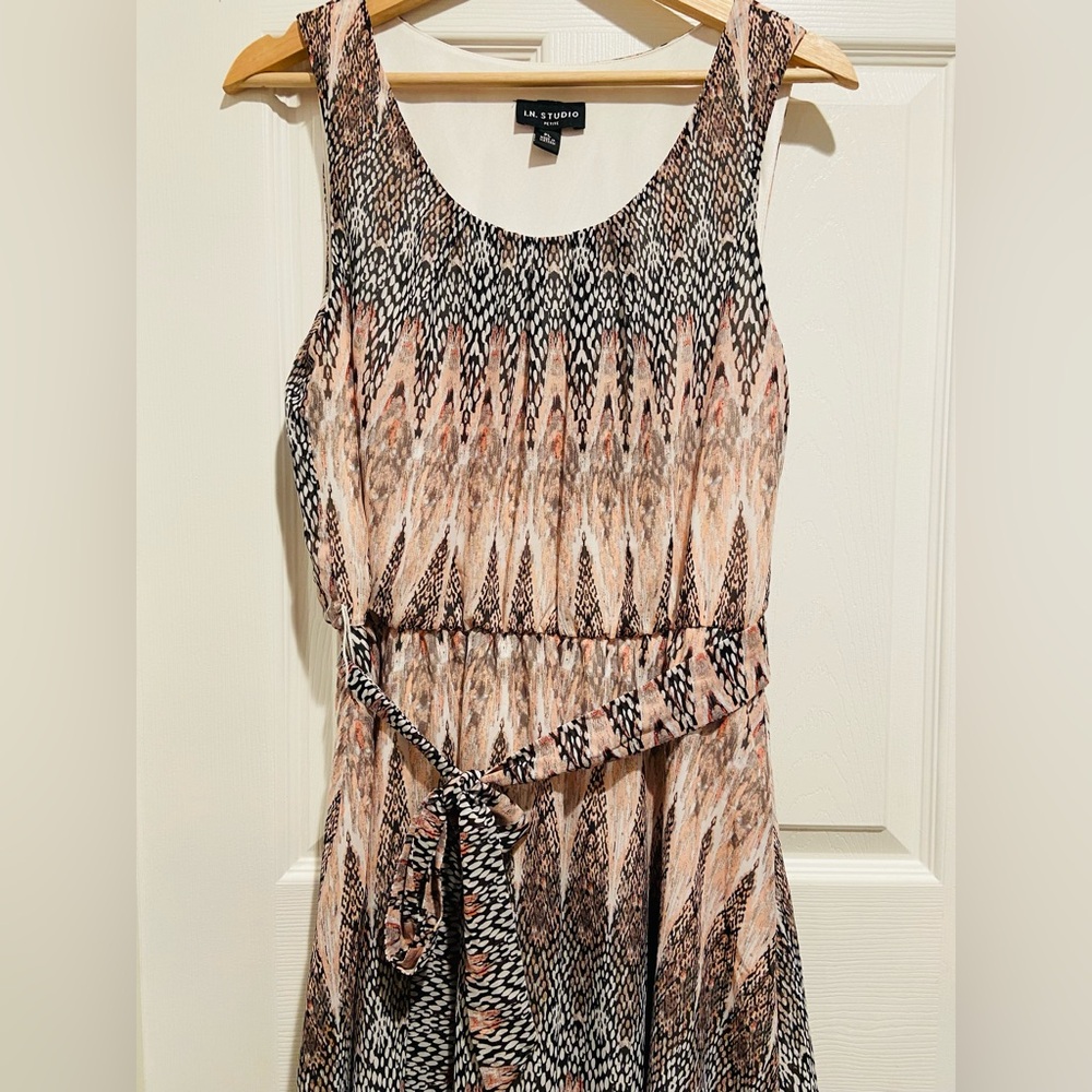 I.N. Studio Sleeveless Patterned Midi Dress in Peach & Black